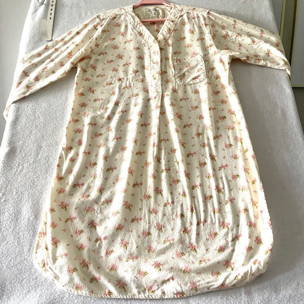 Vintage Victoria’s Secret Floral Long Sleeve Nightgown Size S 100% Cotton